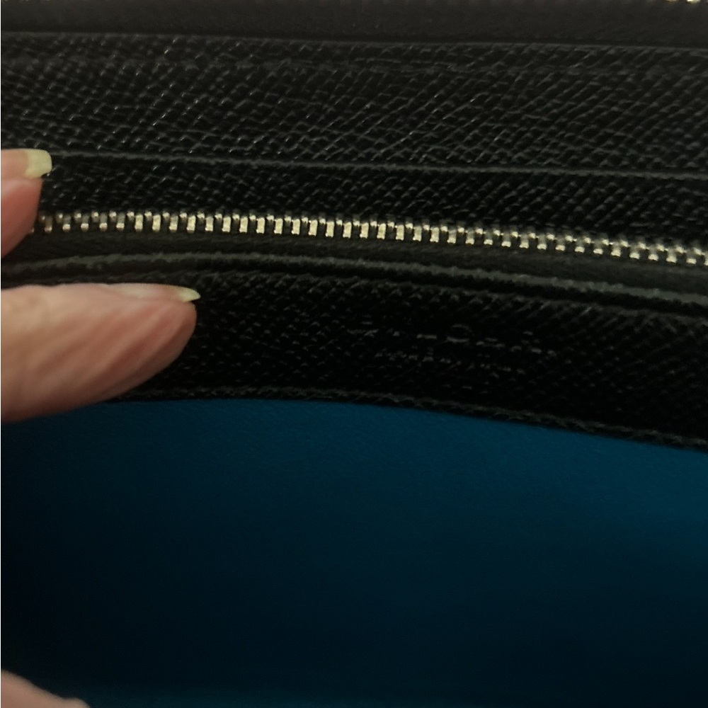 BVLGARI Zip Around Caviar Leather Wallet with Iconic Paladium Logo - Picture 12 of 16